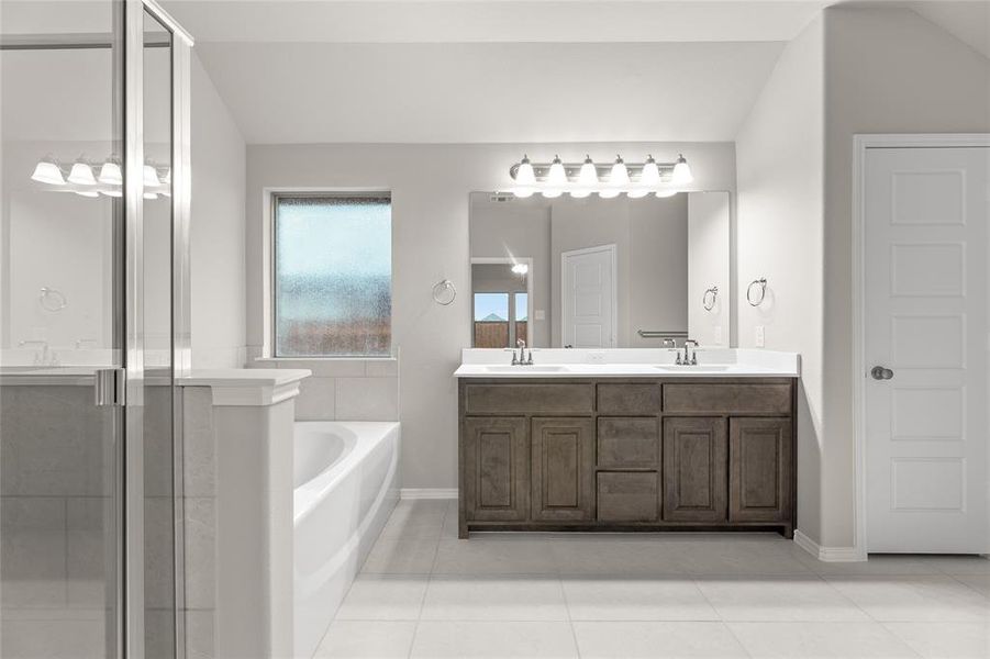 4509 Snakeweed-Primary Suite-4