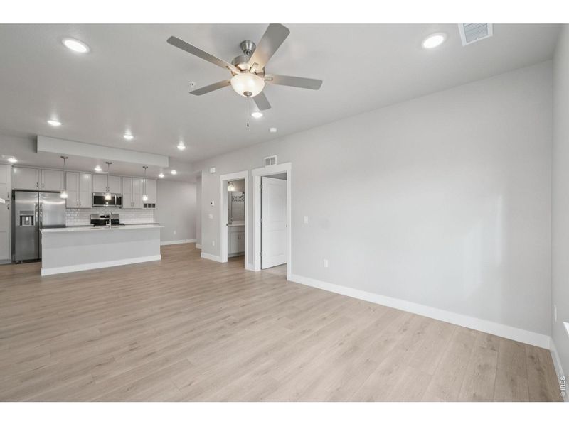 Spacious, unfurnished interior of a new home in Highlands at Fox Hill - The Flats, Longmont (Image 12).