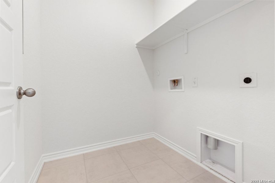 Spacious, unfurnished interior of a new home in Knox Ridge, Converse (Image 26). Spacious, unfurnished interior of a new home in Knox Ridge, Converse (Image 26).