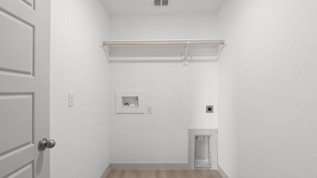 Representative unfurnished interior of a home built from the The Justin by D.R. Horton in Everest Heights, Lubbock (Image 19). Representative unfurnished interior of a home built from the The Justin by D.R. Horton in Everest Heights, Lubbock (Image 19).