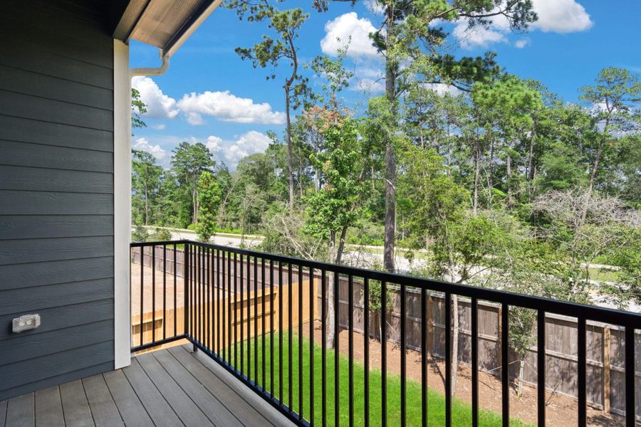 Exterior details and patio area of a home in Sienna, Missouri City (Image 2).