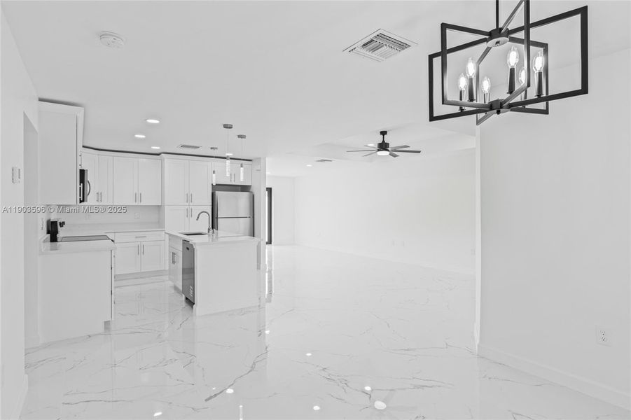 Spacious, unfurnished interior of a new home in , Lehigh Acres (Image 38).