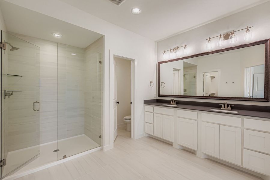 3529 Kings - Primary Bathroom 3529 Kings - Primary Bathroom