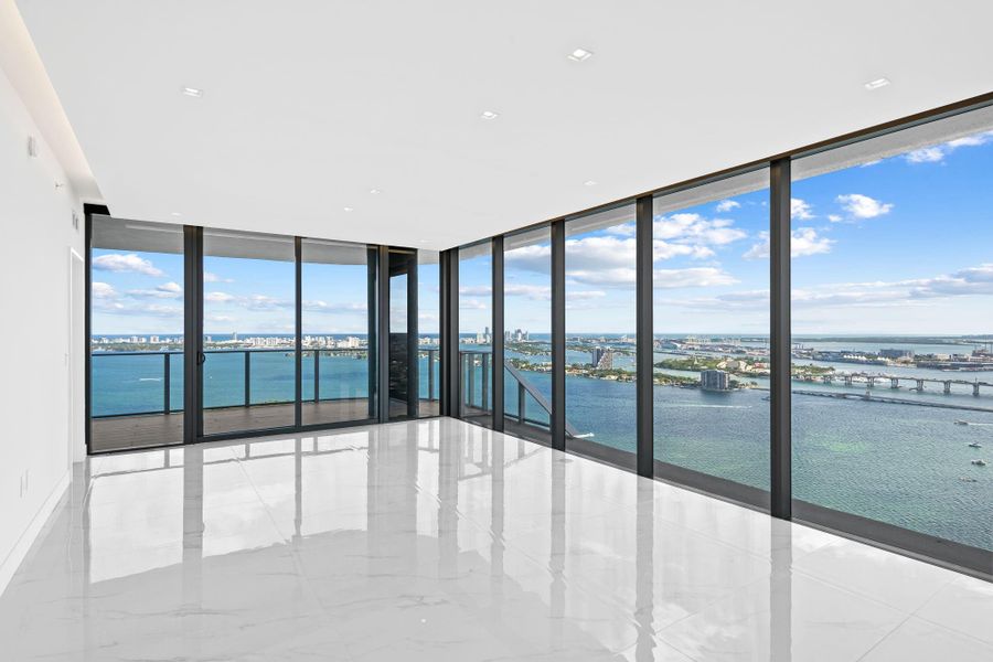 Spacious, unfurnished interior of a new home in Aria Reserve, Miami (Image 39). Spacious, unfurnished interior of a new home in Aria Reserve, Miami (Image 39).