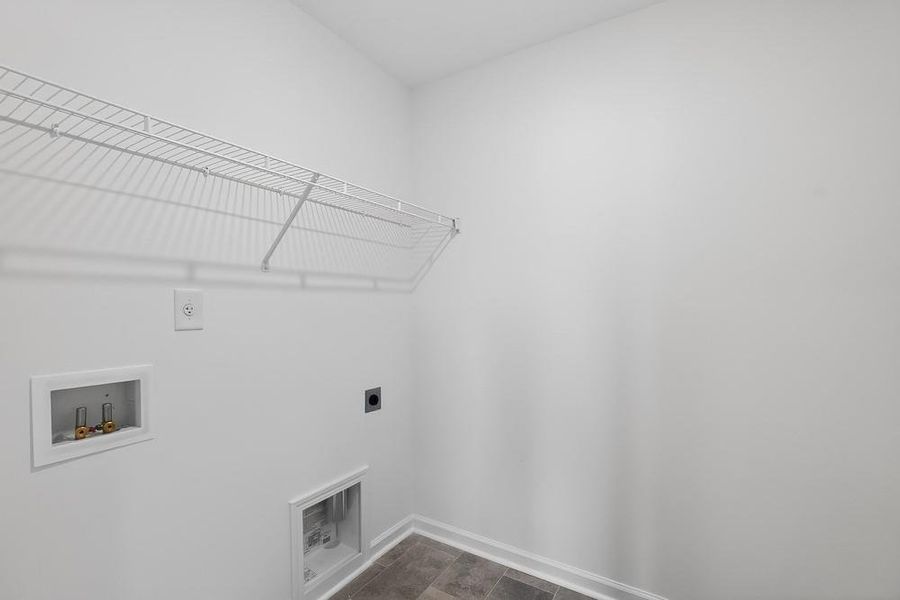 Spacious, unfurnished interior of a new home in Rosewood Farm, Lawrenceville (Image 44).