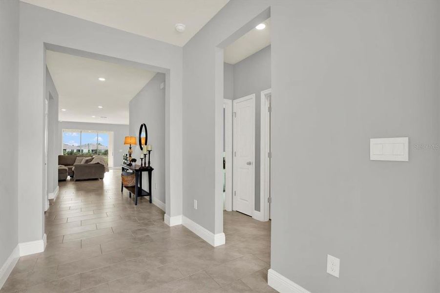 Spacious, unfurnished interior of a new home in Woodcreek, Wesley Chapel (Image 23).