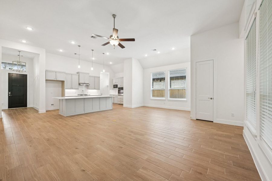 Spacious, unfurnished interior of a new home in Kresston, Montgomery (Image 26).