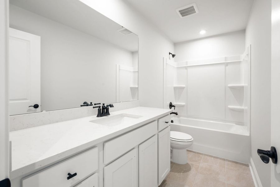 Furnished interior view inside a new home in Salem Bay, Beaufort (Image 10).