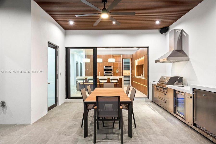 Outdoor dining area Outdoor dining area