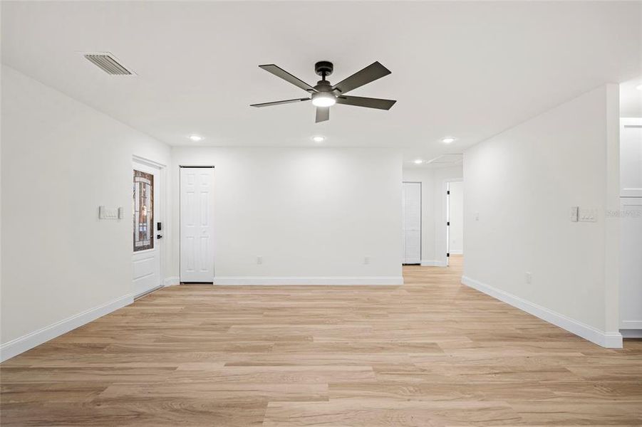 Spacious, unfurnished interior of a new home in , Okeechobee (Image 16).