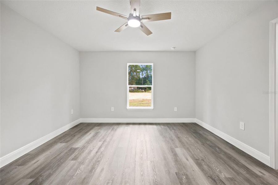 Spacious, unfurnished interior of a new home in , Ocala (Image 15).