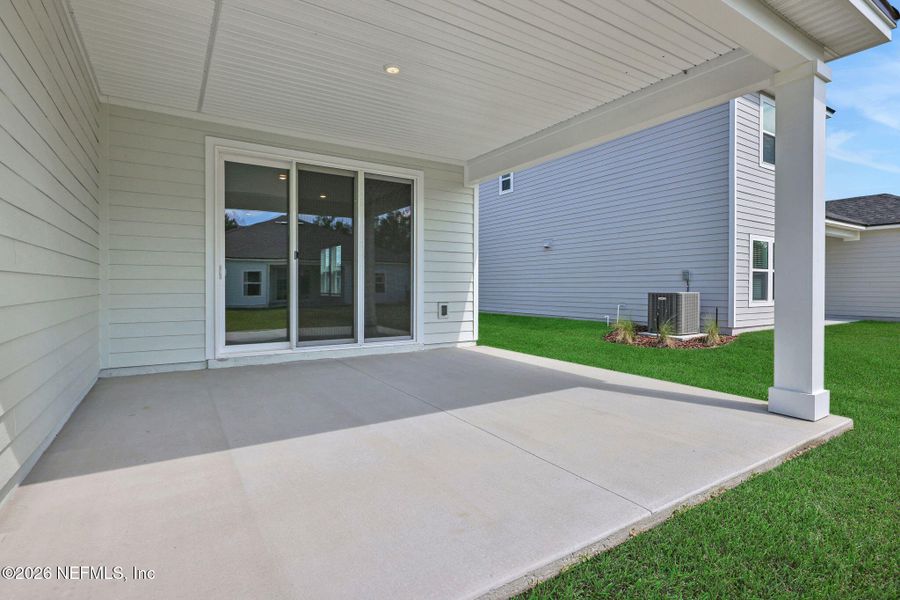 Exterior details and patio area of a home in Jennings Farm, Middleburg (Image 26).