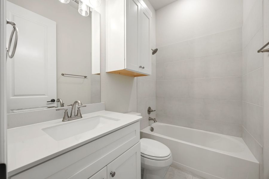 Representative furnished interior of a home built from the Peyton III by Cambridge Homes in Lake Park, Rowlett (Image 12).