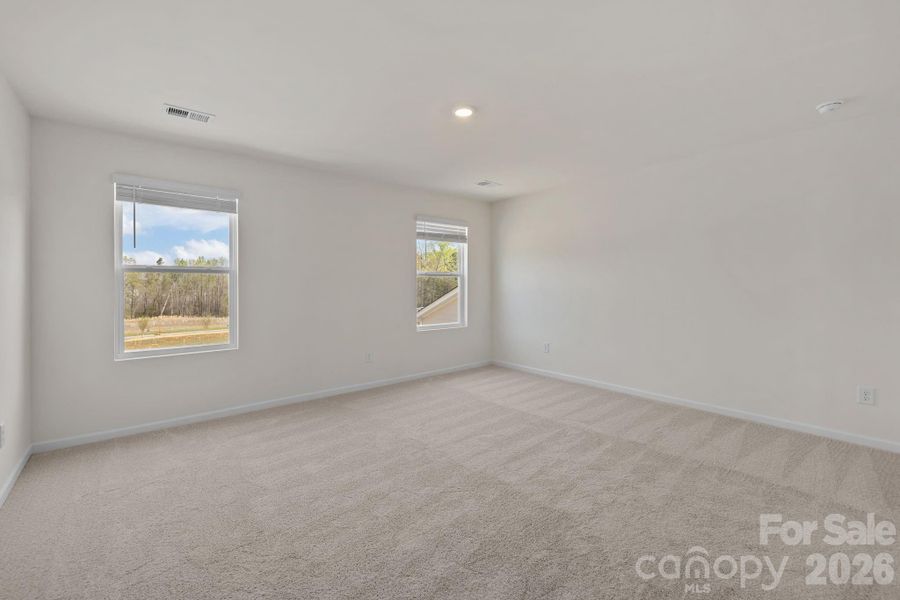Spacious, unfurnished interior of a new home in McFarland Estates, York (Image 25).