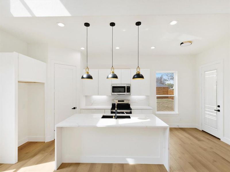 Furnished interior view inside a new home in , Dallas (Image 10).