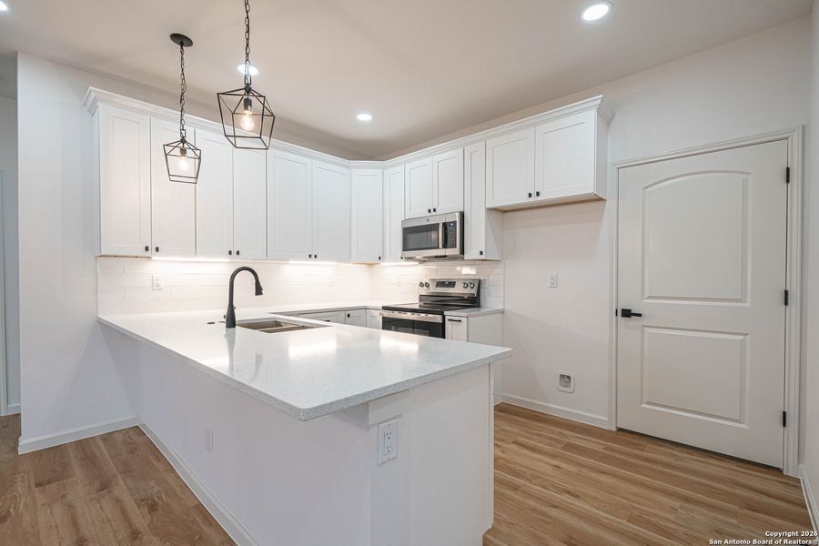 Furnished interior view inside a new home in , La Vernia (Image 8).