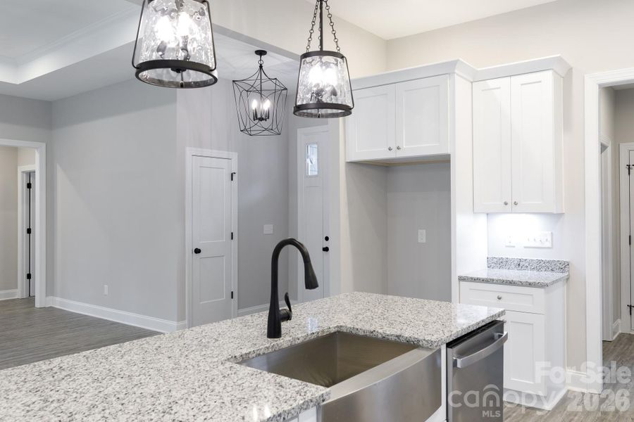 Farmhouse style sink. Farmhouse style sink.
