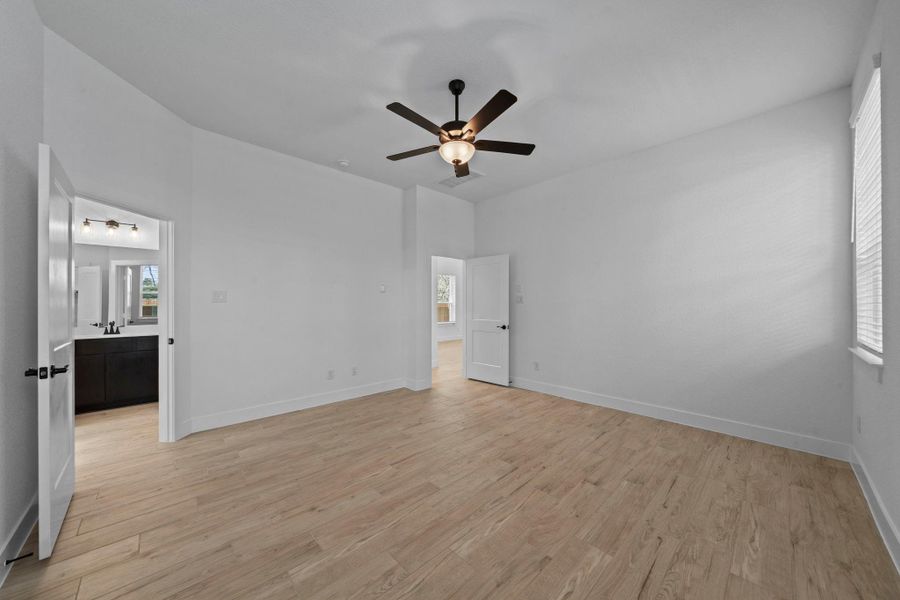 Spacious, unfurnished interior of a new home in The Woodlands Hills, Willis (Image 20).