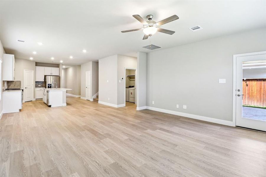 Photo is not of the actual home, but is an inspirational photo of builder’s model home and may depict options, furnishings, and/or decorator features that are not included. Photo is not of the actual home, but is an inspirational photo of builder’s model home and may depict options, furnishings, and/or decorator features that are not included.