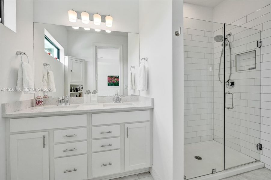 Furnished interior view inside a new home in , Plantation (Image 51).