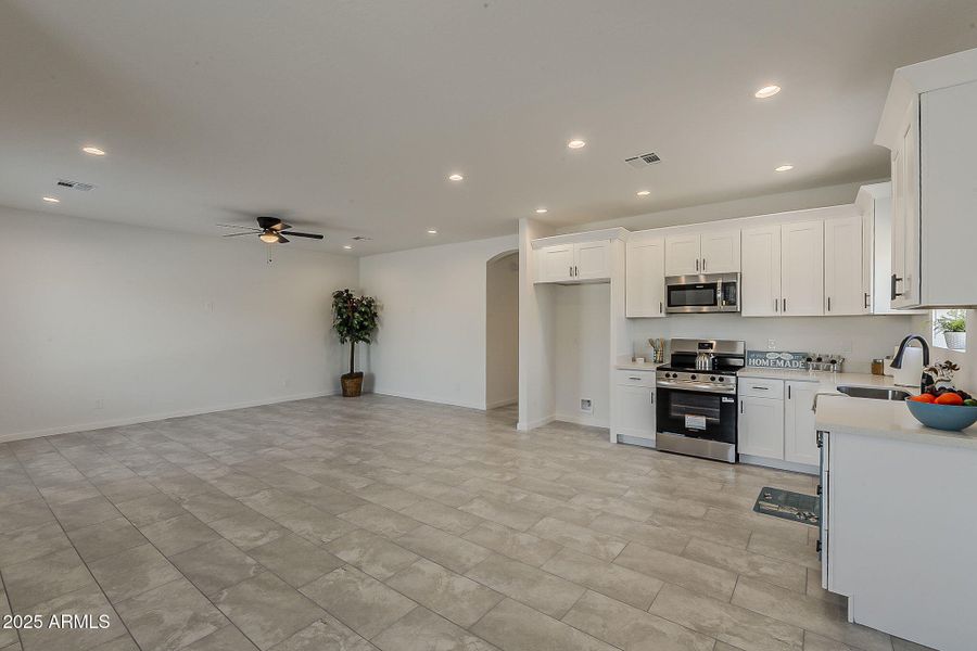 Living/ Dining Living/ Dining