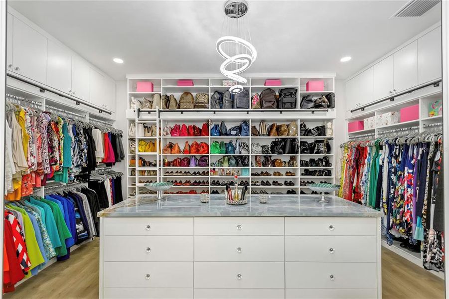 Furnished interior view inside a new home in , Tarpon Springs (Image 48).