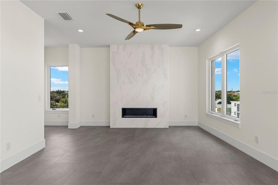 Spacious, unfurnished interior of a new home in , New Smyrna Beach (Image 26).