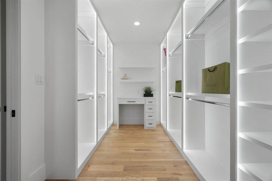 Spacious, unfurnished interior of a new home in , Weatherford (Image 33).