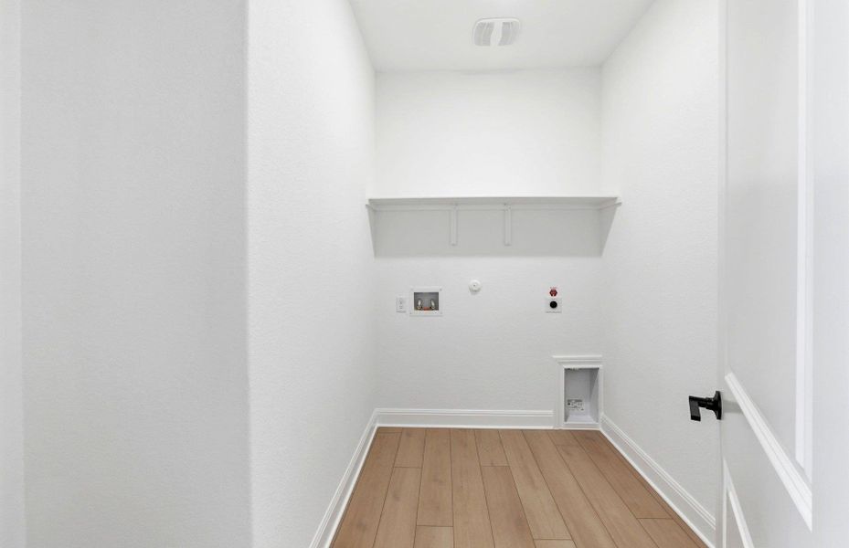 Spacious, unfurnished interior of a new home in West Cypress Hills, Spicewood (Image 17).