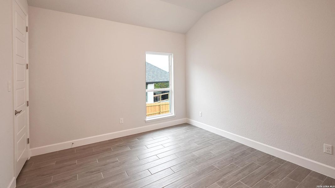 Spacious, unfurnished interior of a new home in Johnson Ranch 55', Bulverde (Image 19).