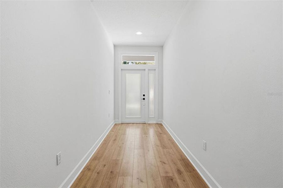 Spacious, unfurnished interior of a new home in , Tampa (Image 17).