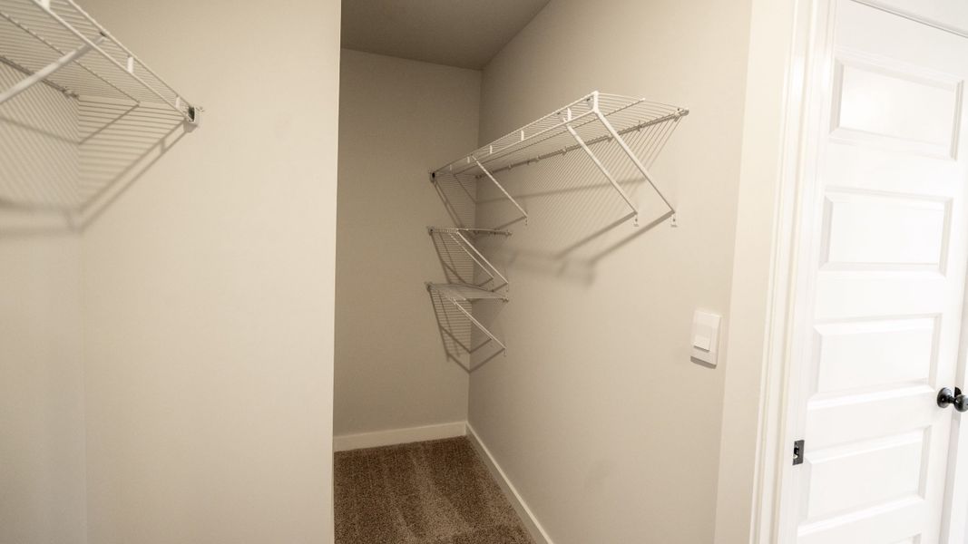 Spacious, unfurnished interior of a new home in Pottsview, Smyrna (Image 27).