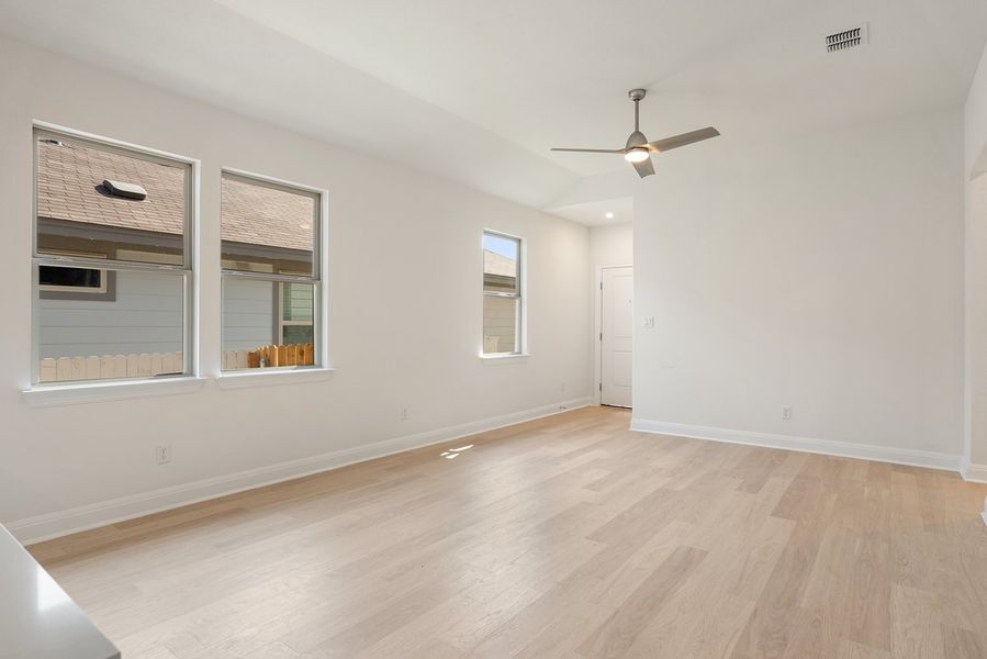 Spacious, unfurnished interior of a new home in Sage Hollow, Kyle (Image 12). Spacious, unfurnished interior of a new home in Sage Hollow, Kyle (Image 12).