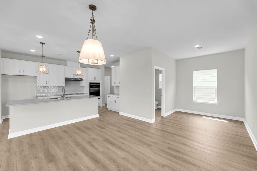 Spacious, unfurnished interior of a new home in , Ravenel (Image 11).