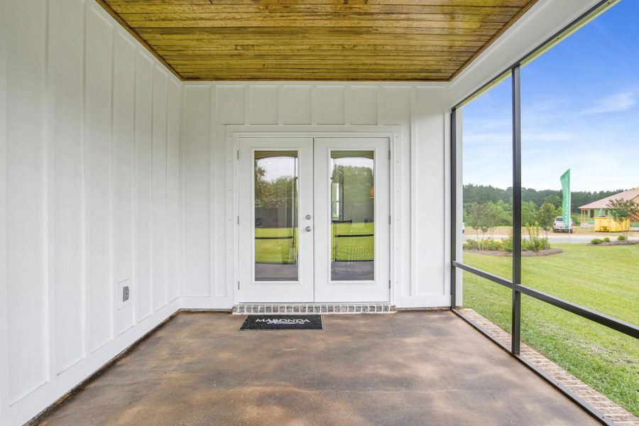 Representative exterior details of a home built from the Ashton by Maronda Homes in Seminole Bend, Pensacola (Image 23).