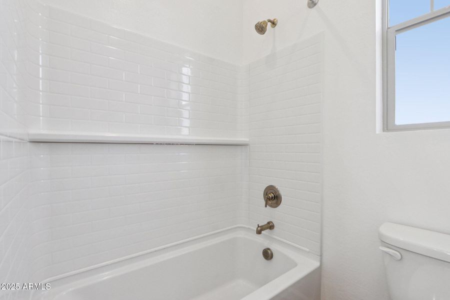 24-web-or-mls-E Utah Ave-S0909-024