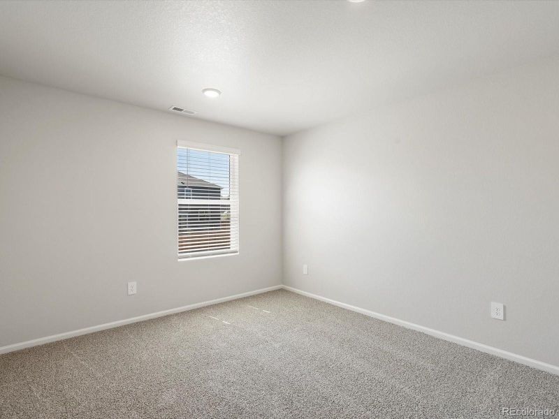 Spacious, unfurnished interior of a new home in Hidden Valley Farm, Severance (Image 12).