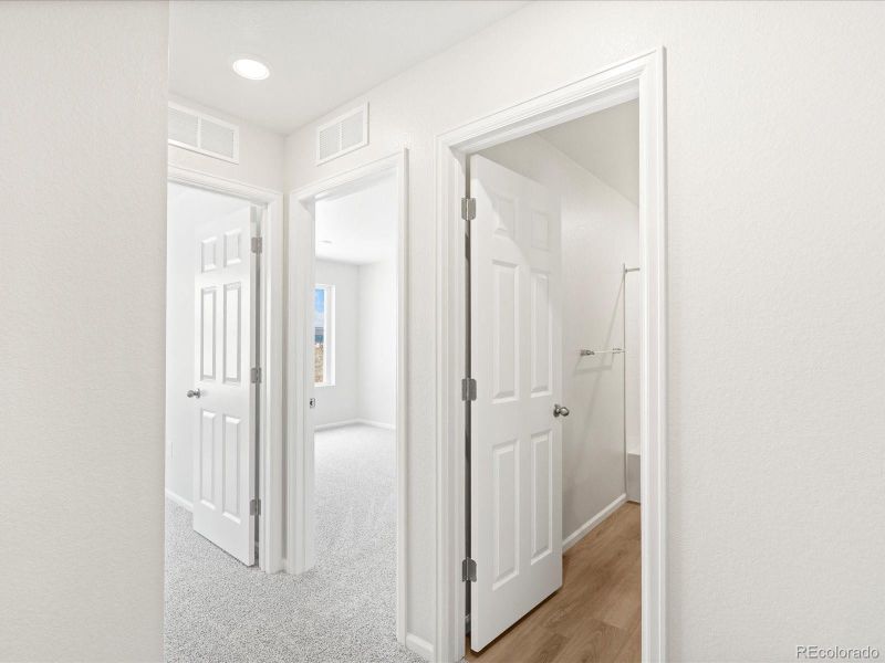 Spacious, unfurnished interior of a new home in Three Hills, Morrison (Image 21).