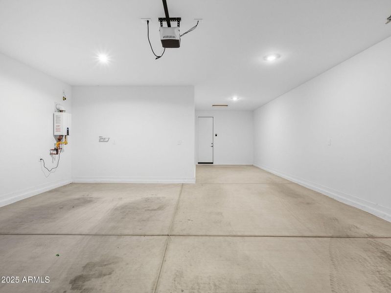 44-web-or-mls-Bee-44 44-web-or-mls-Bee-44