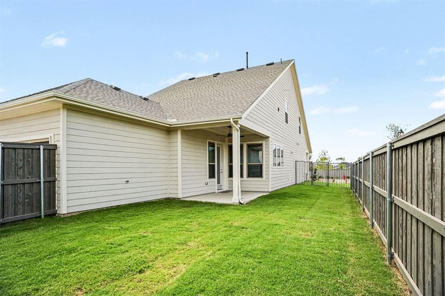 Exterior details and patio area of a home in , Venus (Image 24).