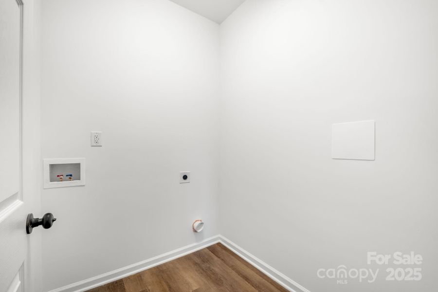 Spacious, unfurnished interior of a new home in , Shelby (Image 39).