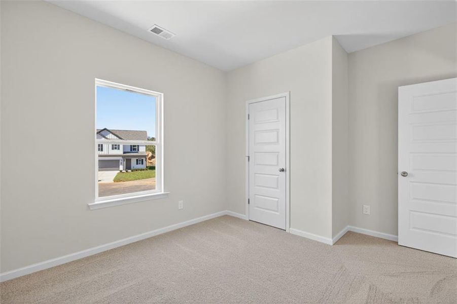Spacious, unfurnished interior of a new home in Longbrooke, Rome (Image 36).