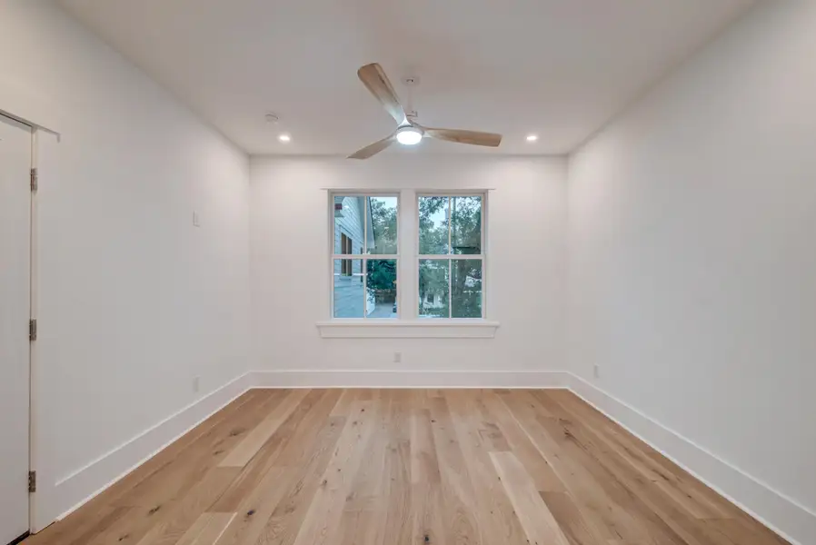 Spacious, unfurnished interior of a new home in , Mount Pleasant (Image 20).