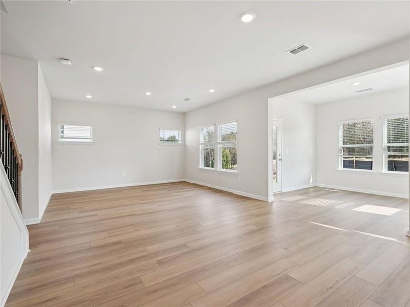 Spacious, unfurnished interior of a new home in Creekside at Oxford Park, Fairburn (Image 22). Spacious, unfurnished interior of a new home in Creekside at Oxford Park, Fairburn (Image 22).