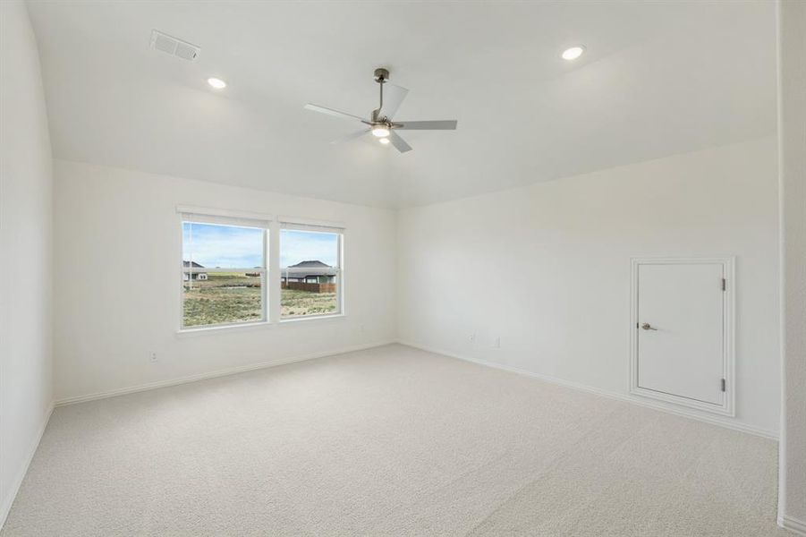 Spacious, unfurnished interior of a new home in Wildflower Ranch 60-65, Justin (Image 29). Spacious, unfurnished interior of a new home in Wildflower Ranch 60-65, Justin (Image 29).