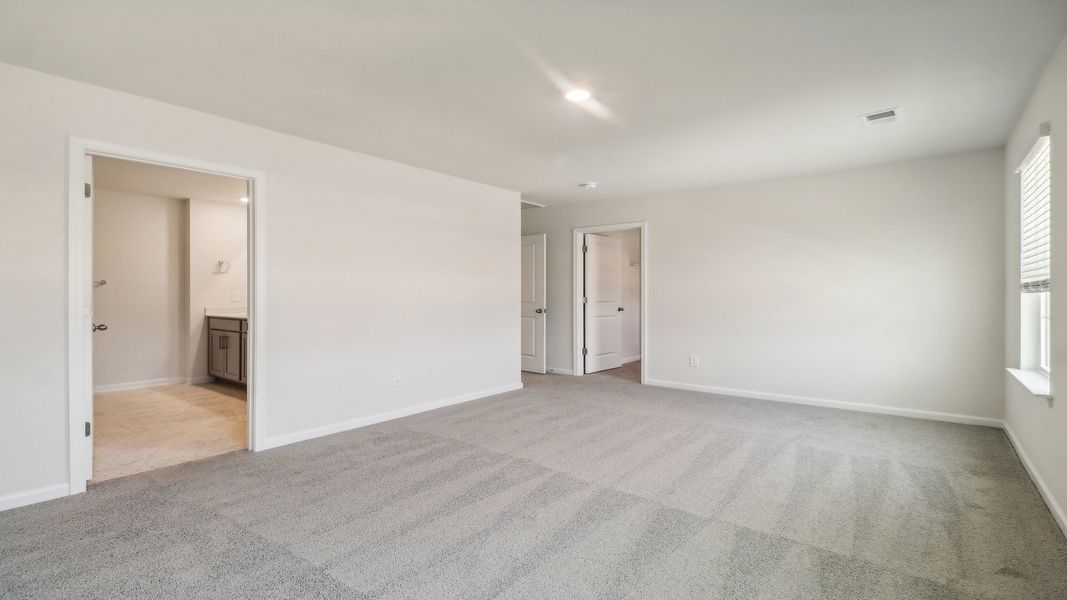 Representative unfurnished interior of a home built from the ROBIE by D.R. Horton in Gates Village, Lugoff (Image 18).