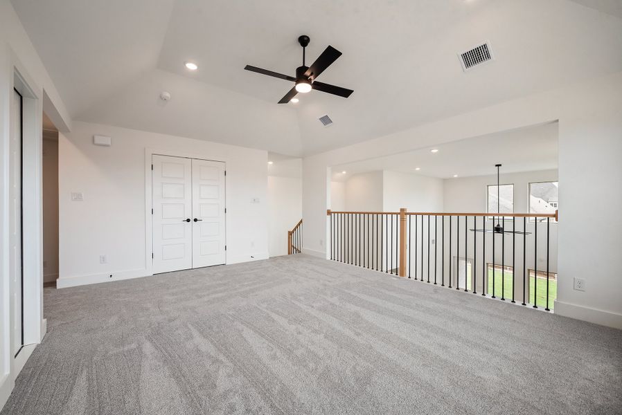 Spacious, unfurnished interior of a new home in Tavolo Park, Fort Worth (Image 32).