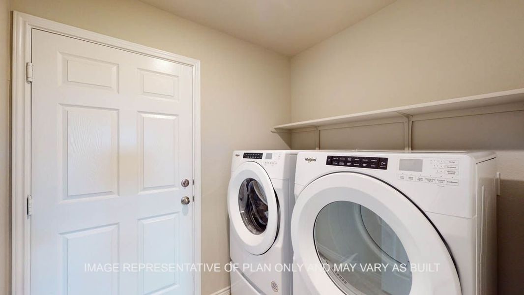Representative furnished interior of a home built from the Bellvue by D.R. Horton in Reynolds Crossing, Killeen (Image 27).