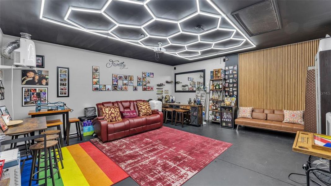 Image 33 of a home in .