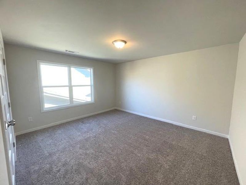 Spacious, unfurnished interior of a new home in Ponderosa Farms Estates, Gainesville (Image 25).